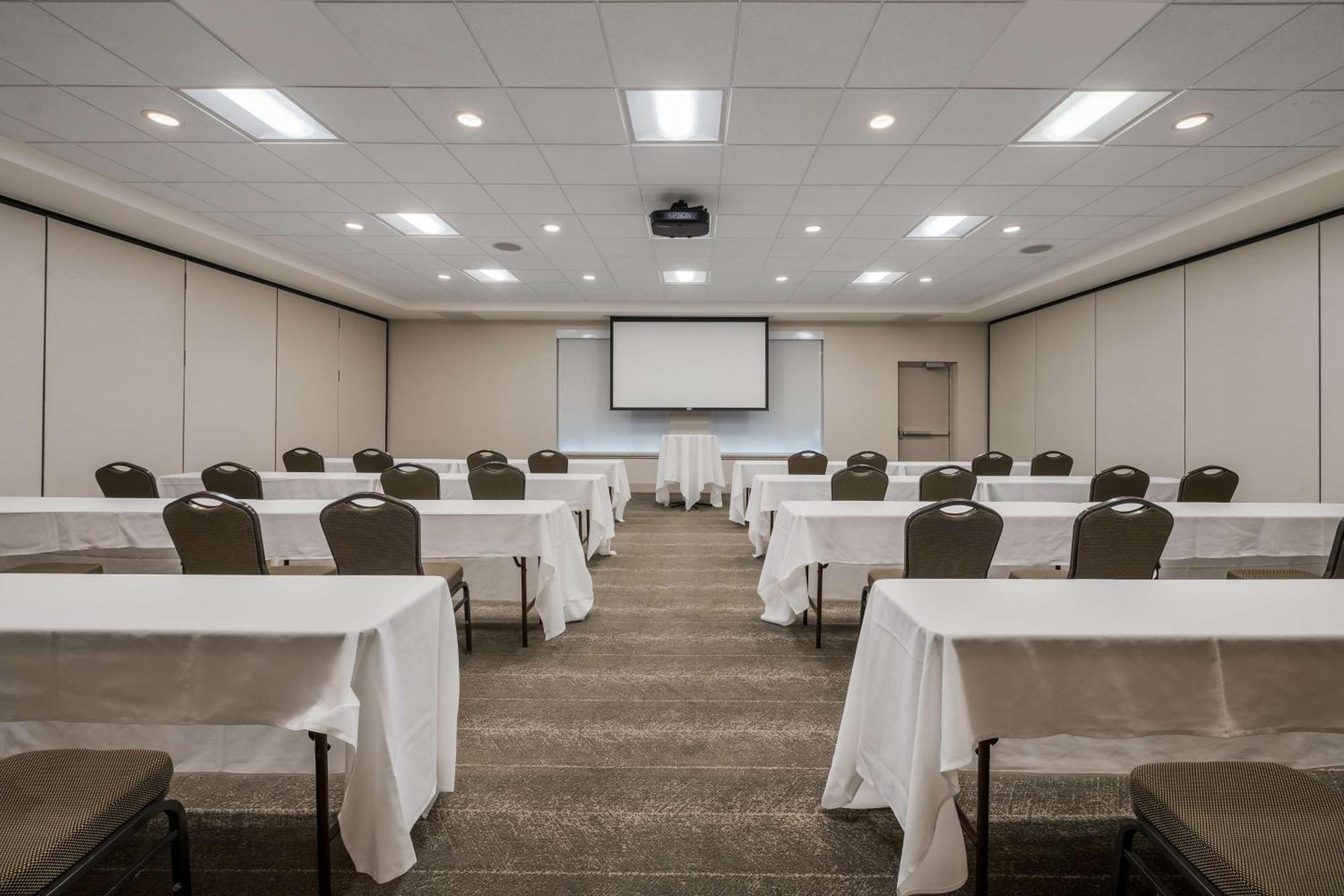 Hilton Garden Inn Rockford Extérieur photo